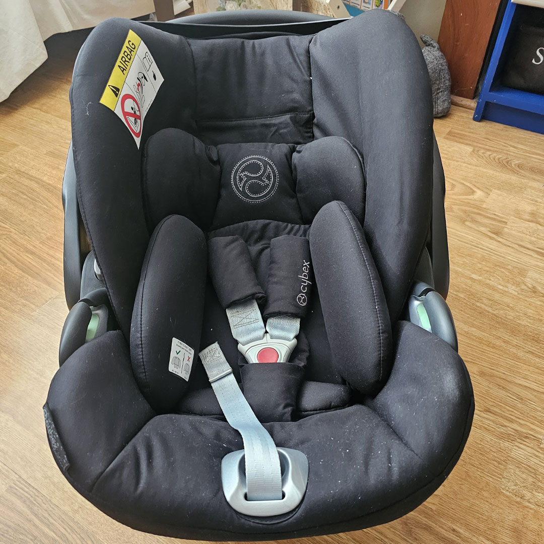 Silla de auto (huevo + pie auto)