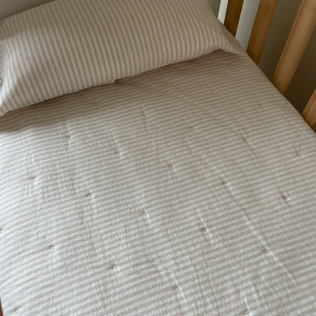 Cuna + Colchon + Comoda / Regalo : Cubrecama Baby Rosen + protector
